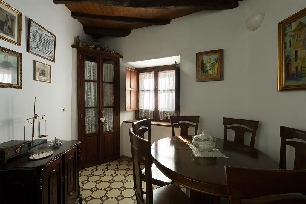 Holi-Rent Historic House Next To The Alcazar Apartment Seville Ngoại thất bức ảnh