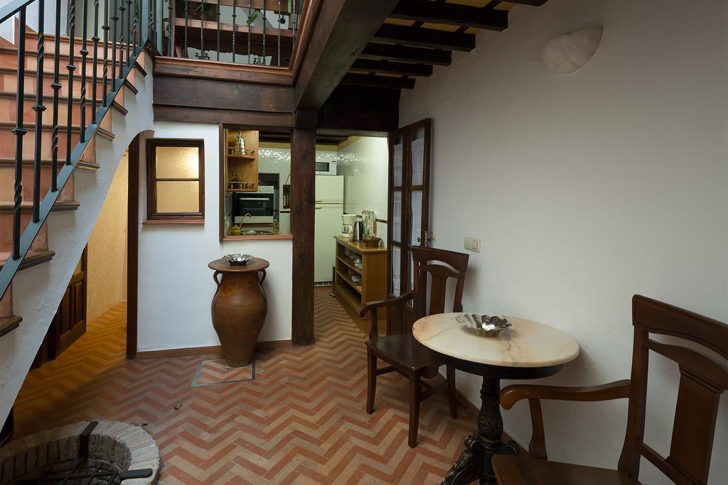 Holi-Rent Historic House Next To The Alcazar Apartment Seville Ngoại thất bức ảnh