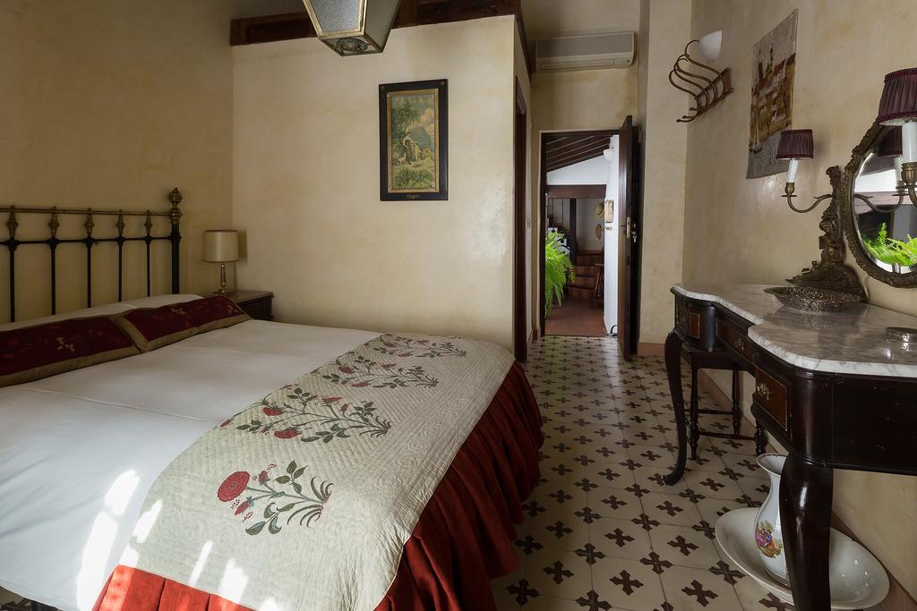 Holi-Rent Historic House Next To The Alcazar Apartment Seville Ngoại thất bức ảnh